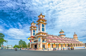 Hanoi - Sapa - Halong - Hue - Hoi An - Ho Chi Minh City - Tay Ninh - Cu Chi - Can Tho