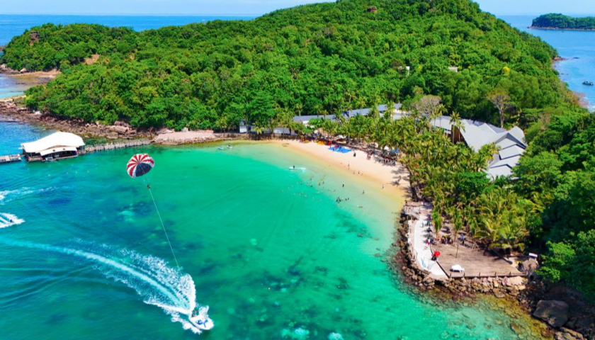 Hanoi -Halong- Ho Chi Minh City - Cu Chi - Tay Ninh - Can Tho - Phu Quoc